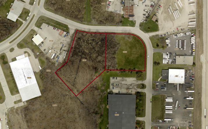 Pictures of Land property located at 1905 W Ridgeview Dr, Oak Creek, WI 53154 for sales - image #1