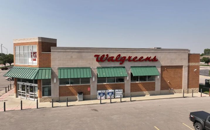 Pictures of Retail property located at 1214 W Foxwood Dr, Raymore, MO 64083 for sales - image #1