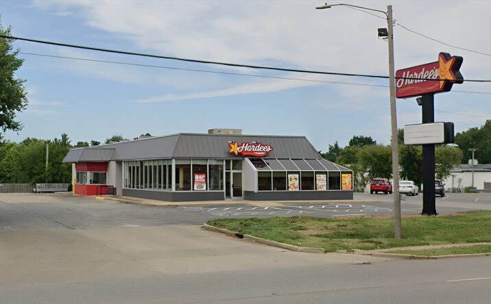 Pictures of Retail property located at 842 W Morton Ave, Jacksonville, IL 62650 for sales - image #1