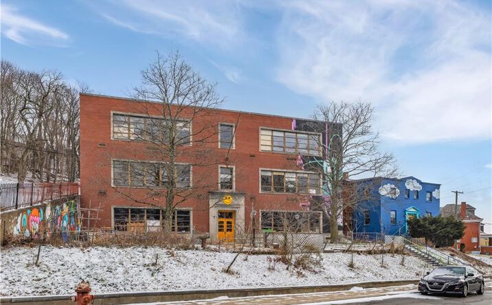 Pictures of Retail property located at 4072 Franklin Rd, Pittsburgh, PA 15214 for sales - image #1