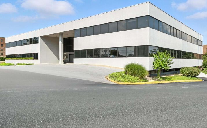 Pictures of Office property located at 4084 University Dr, Fairfax, VA 22030 for sales - image #1