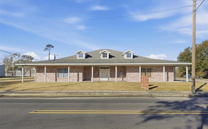 Pictures of Business for Sale, Office property located at 1830 Hodges Street, Lake Charles, LA 70601 for sales - image #1