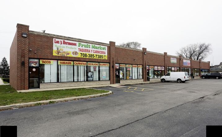 Pictures of Retail property located at 2801 W 147th Street, Posen, IL 60469 for sales - image #1
