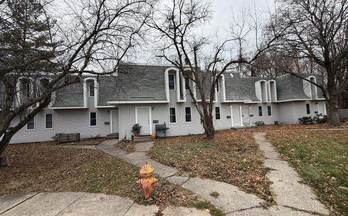 Pictures of Multifamily property located at 301 30th Avenue Court, Moline, IL 61265 for sales - image #1