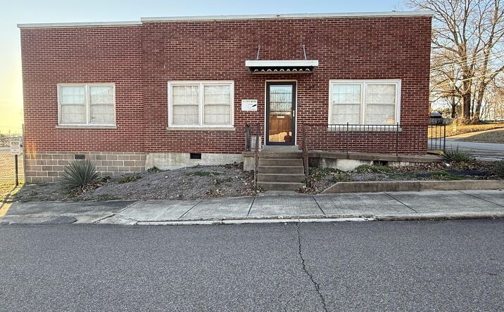 Pictures of Office property located at 373 N Cumberland Street, Jackson, TN 38301 for sales - image #1