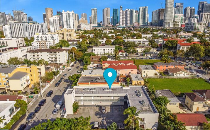 Pictures of Multifamily property located at 750 SW 2nd St, Miami, FL 33130 for sales - image #1