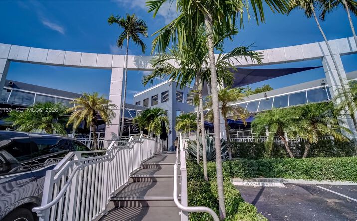 Pictures of Retail, Office property located at 260 Crandon Blvd # E18, Key Biscayne, FL 33149 for sales - image #1