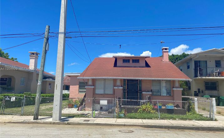 Pictures of Multifamily property located at 114 NW 10th Ave, Miami, FL 33128 for sales - image #1