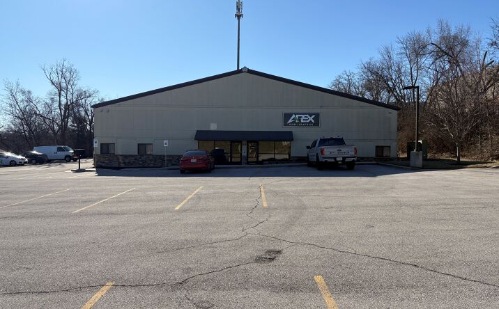Pictures of Industrial, Office property located at 2707 NE Brooktree Ln, Kansas City, MO 64119 for sales - image #1