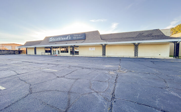 Pictures of Retail property located at 6431 US 49, Hattiesburg, MS 39401 for sales - image #1