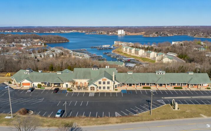 Pictures of Retail property located at 4466 Horseshoe Bend Parkway, Lake Ozark, MO 65049 for sales - image #1