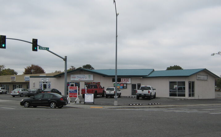 Pictures of Retail property located at 1301 Jadwin Ave, Richland, WA 99354 for sales - image #1