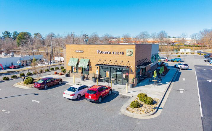 Pictures of Retail property located at 160 Coolridge St, Hendersonville, NC 28792 for sales - image #1