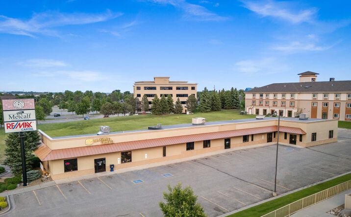 Pictures of Retail property located at 1501 Mapleton Ave, Bismarck, ND 58503 for sales - image #1