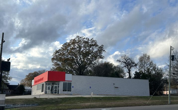 Pictures of Retail property located at 2906 8th St, Meridian, MS 39301 for sales - image #1