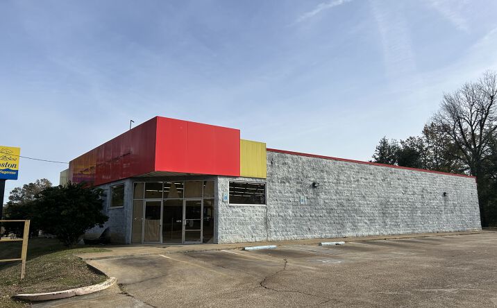 Pictures of Retail property located at 205 W Northside Dr, Jackson, MS 39206 for sales - image #1