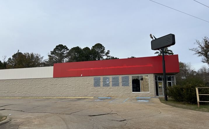 Pictures of Retail property located at 2020 Raymond Rd, Jackson, MS 39204 for sales - image #1