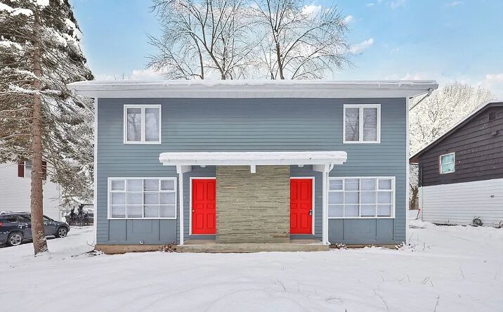 Pictures of Multifamily property located at 106-108 Breckwood Cir, Springfield, MA 01119 for sales - image #1
