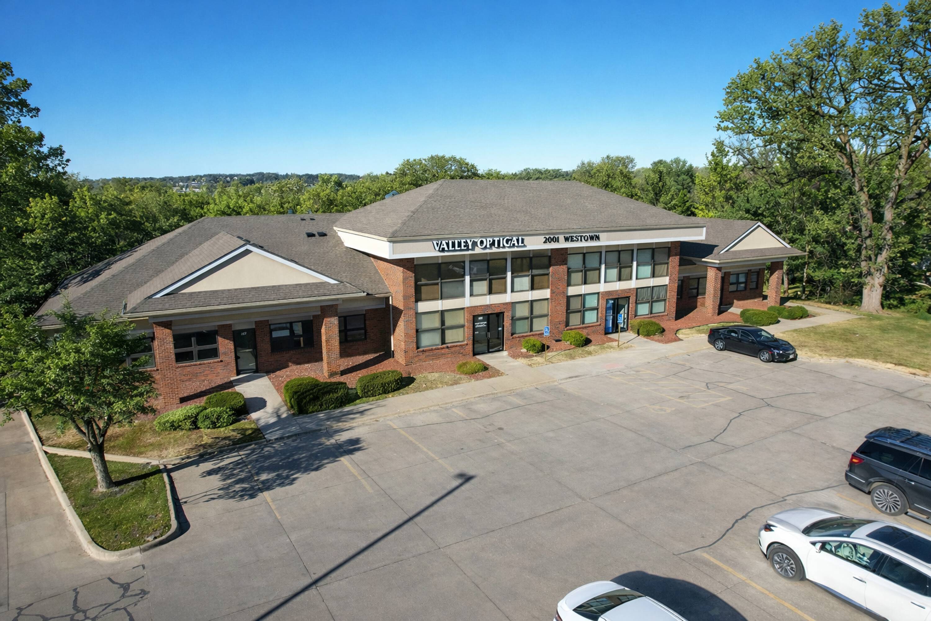 2001 Westown Pkwy, West Des Moines, IA 50265