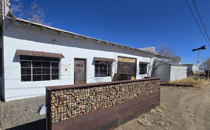 Pictures of Mixed Use, Retail, Industrial, Land property located at 1815 NM-333, Edgewood, NM 87015 for sales - image #1