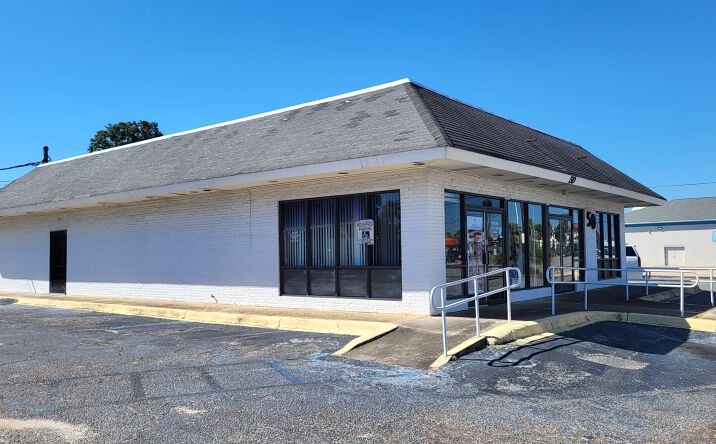 Pictures of Retail property located at 50 Eglin Pkwy NE, Fort Walton Beach, FL 32548 for sales - image #1