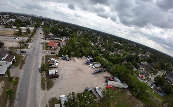 Pictures of Land property located at 7206 Capitol St, Houston, TX 77011 for sales - image #1