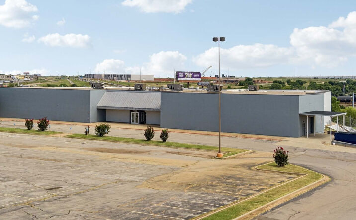 Pictures of Industrial property located at 7400 Plaza Mayor Blvd, Oklahoma City, OK 73149 for sales - image #1
