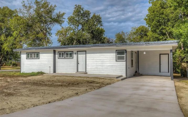 Pictures of Multifamily property located at 1710 Langford St, Greenville, TX 75401 for sales - image #1