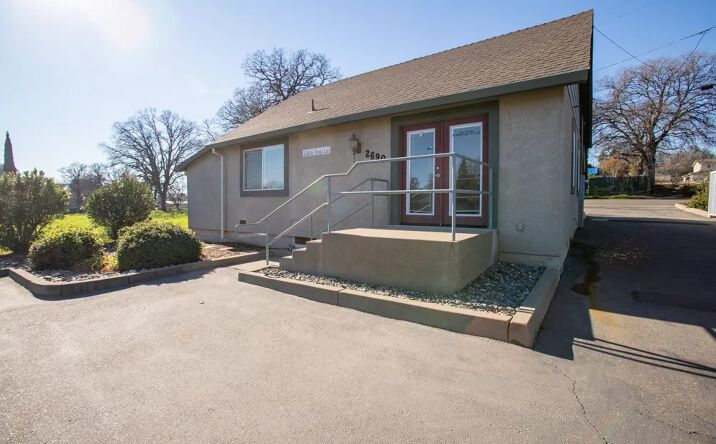 Pictures of Office property located at 2690 Victor Ave, Redding, CA 96002 for sales - image #1