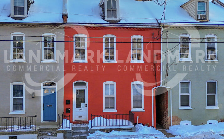 Pictures of Multifamily property located at 252 E Walnut St, Lancaster, PA 17602 for sales - image #1