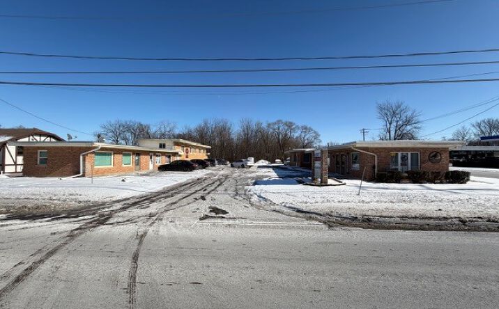 Pictures of Office property located at 1212 N Seminary Avenue, Woodstock, IL 60098 for sales - image #1