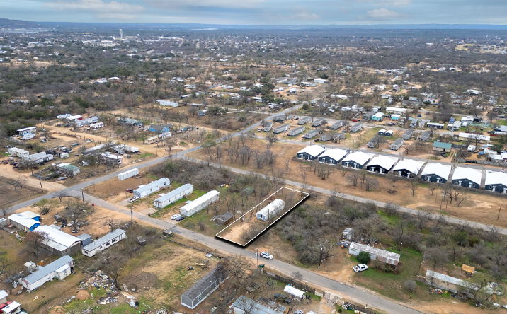 Pictures of Land, Multifamily property located at 919 Austin St, Kingsland, TX 78639 for sales - image #1