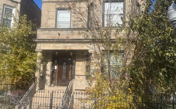 Pictures of Multifamily property located at 3100 W Lexington Street, Chicago, IL 60612 for sales - image #1