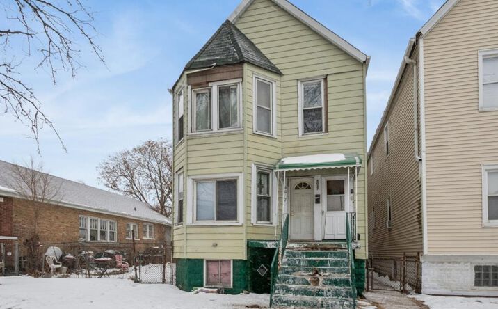 Pictures of Multifamily property located at 6027 S Loomis Boulevard, Chicago, IL 60636 for sales - image #1