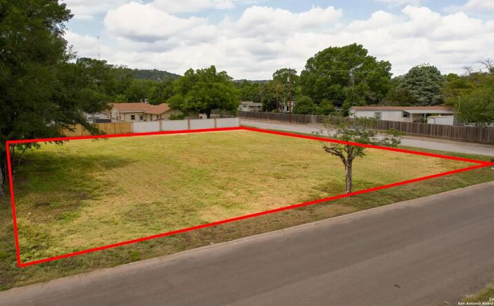 Pictures of Land property located at 519 Lucille, 126596, TX 78028 for sales - image #1