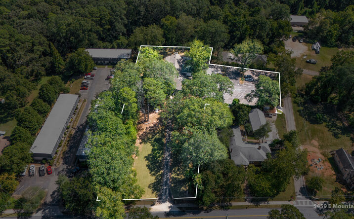 Pictures of Retail property located at 5459 E Mountain St, Stone Mountain, GA 30083 for sales - image #1
