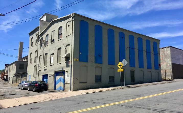 Pictures of Industrial property located at 90 Sargeant St, Holyoke, MA 01040 for comps - image #1