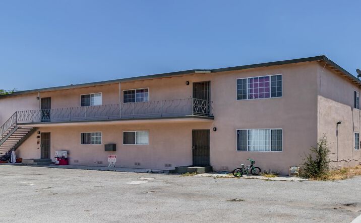 Pictures of Multifamily property located at 1432 Plaza Del Amo, Torrance, CA 90501 for comps - image #1