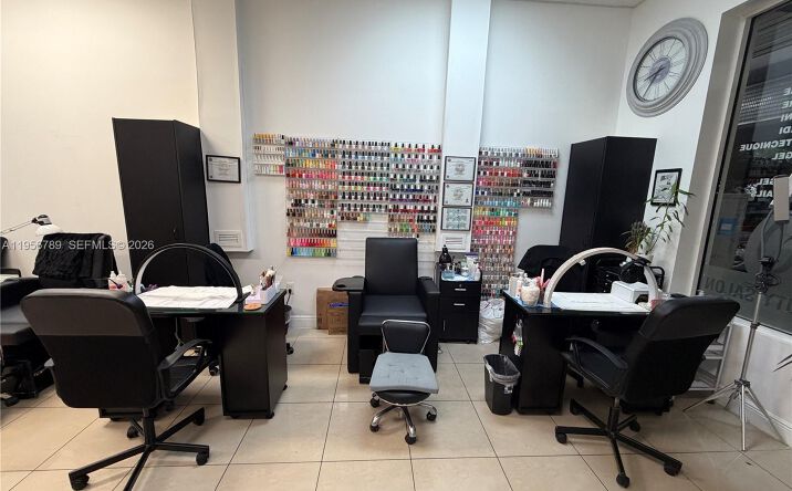Pictures of Business for Sale, Retail, Office property located at 18505 NW 75th Pl, Hialeah, FL 33015 for sales - image #1