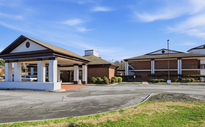 Pictures of Hospitality property located at 25297 Lankford Hwy, Onley, VA 23418 for sales - image #1