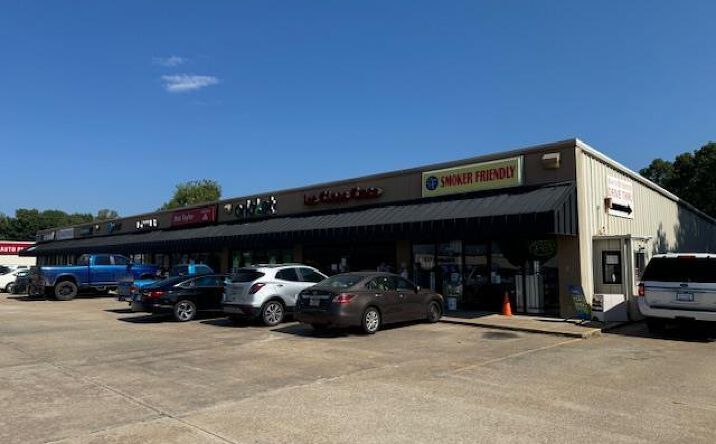 Pictures of Office, Retail property located at 1512 US-67, Pocahontas, AR 72455 for sales - image #1