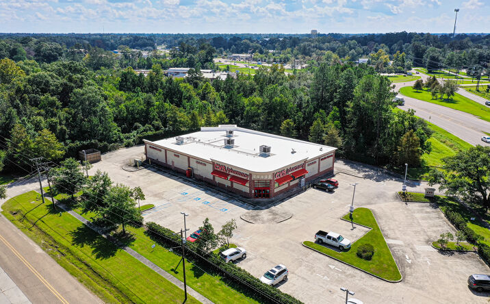 Pictures of Retail property located at 2101 N Collins Blvd, Covington, LA 70433 for sales - image #1