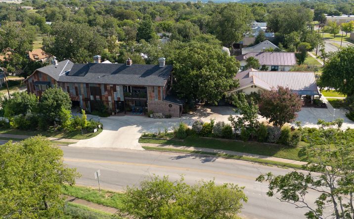 Pictures of Mixed Use, Special Purpose, Business for Sale property located at 504 Tivy Street, Kerrville, TX 78028 for sales - image #1