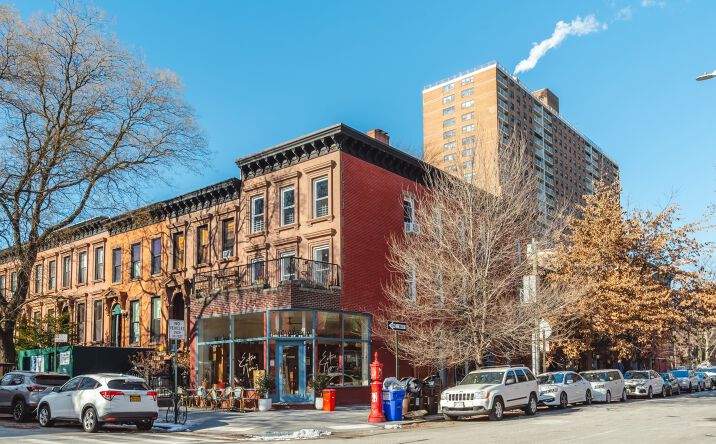 Pictures of Multifamily property located at 39 Clifton Pl, Brooklyn, NY 11238 for sales - image #1