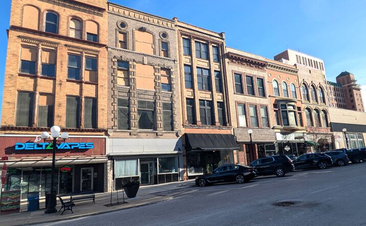 Pictures of Mixed Use, Multifamily, Office, Retail property located at 317-319 N. main street, bloom, Bloomington, IL 61701 for sales - image #1