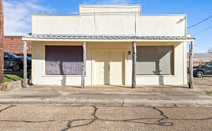 Pictures of Hospitality, Office, Retail property located at 110 Zavalla St, Jasper, TX 75951 for sales - image #1