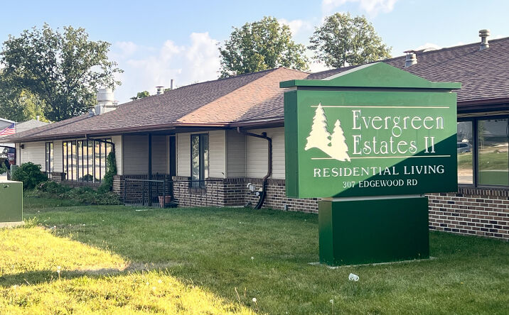 Pictures of Senior Living property located at 307 Edgewood Rd SW, Cedar Rapids, IA 52404 for sales - image #1