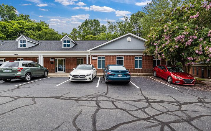 Pictures of Office property located at 8037 Corporate Center Dr, Charlotte, NC 28226 for sales - image #1