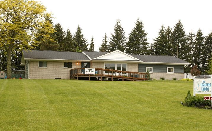 Pictures of Business for Sale, Retail, Special Purpose property located at 1025 Yorkshire Dr, Howell, MI 48843 for sales - image #1