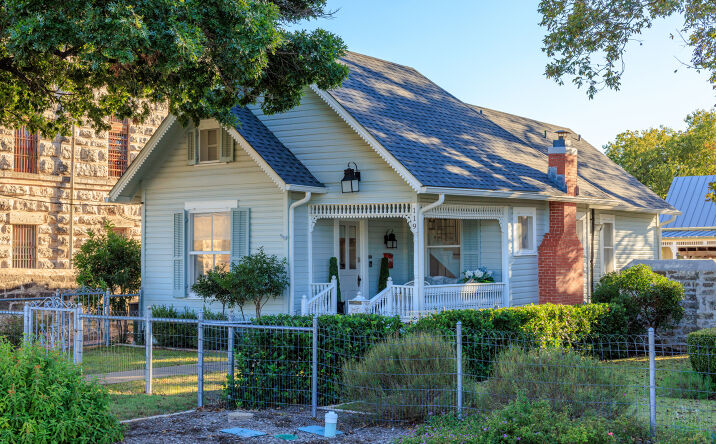 Pictures of Hospitality, Mixed Use property located at 119 W San Antonio St, Fredericksburg, TX 78624 for sales - image #1